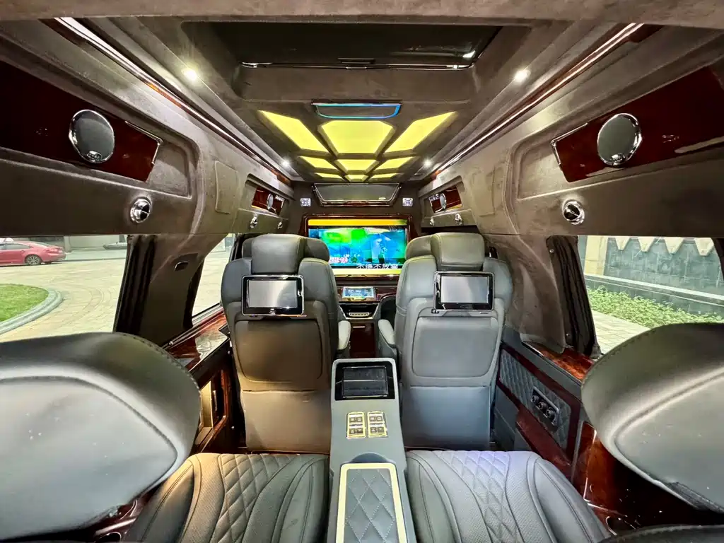 GMC Savana 2020 — фото 16