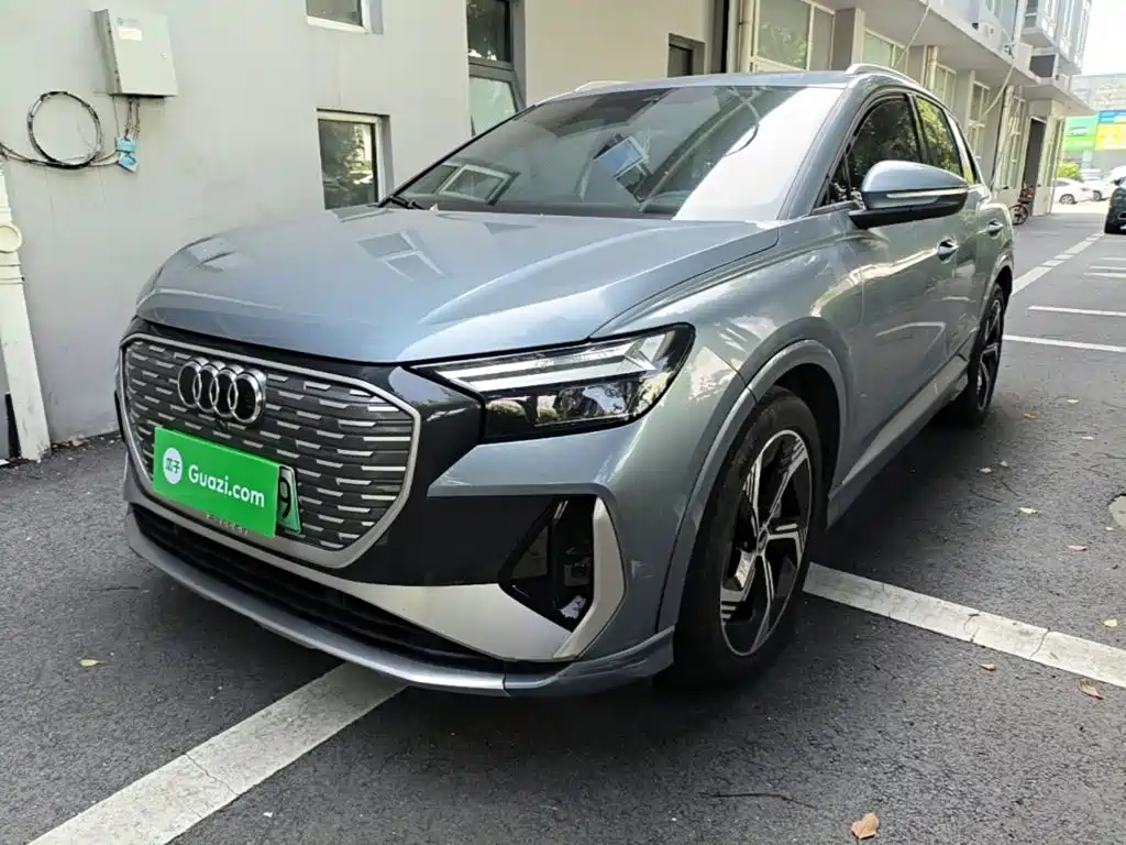 Audi Q4 E-Tron 2023 — фото 1