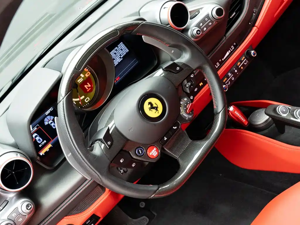 Ferrari F8 2023 — фото 14