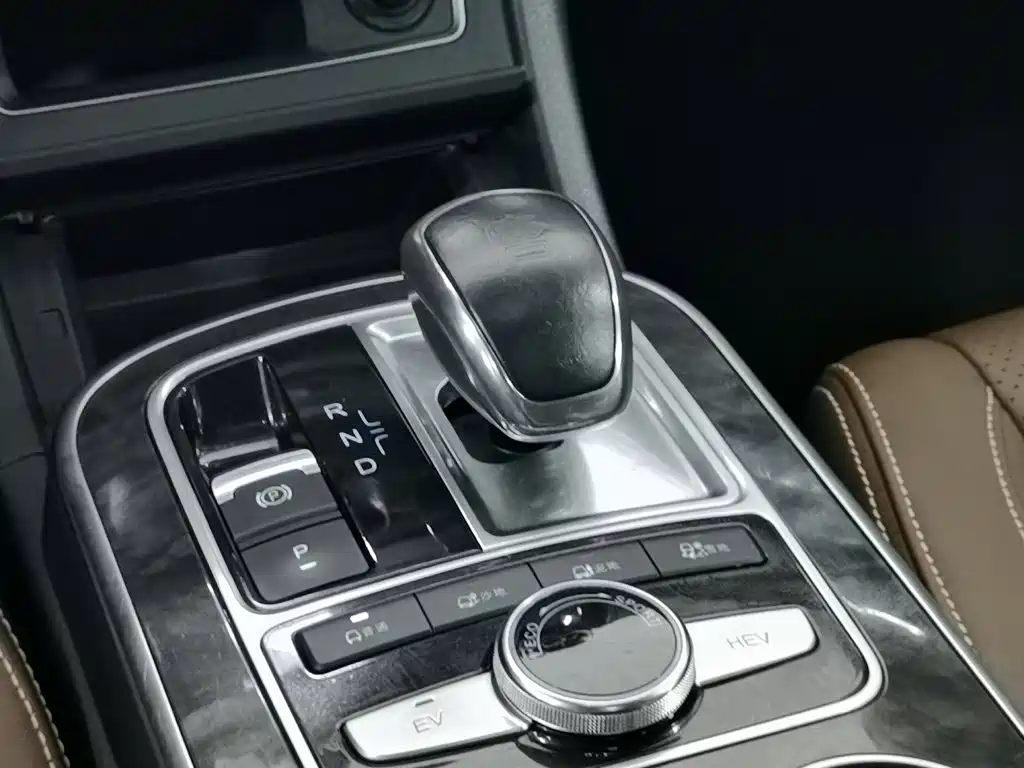 BYD Tang New Energy 2015 — фото 13