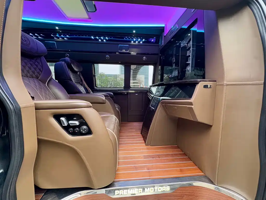 GMC Savana 2017 — фото 10