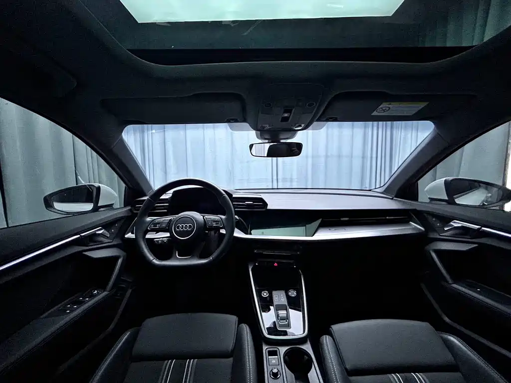 Audi A3 2023 — фото 10