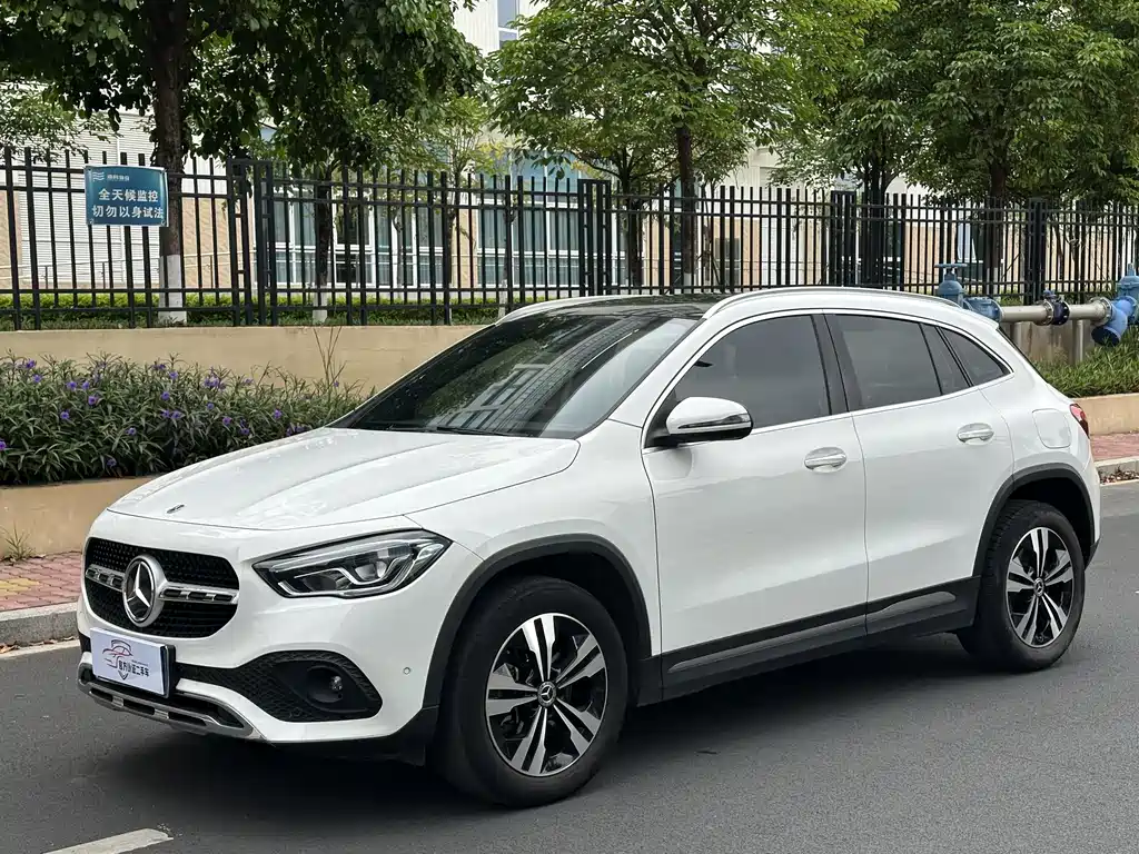 Mercedes-Benz GLA 2023 — фото 1