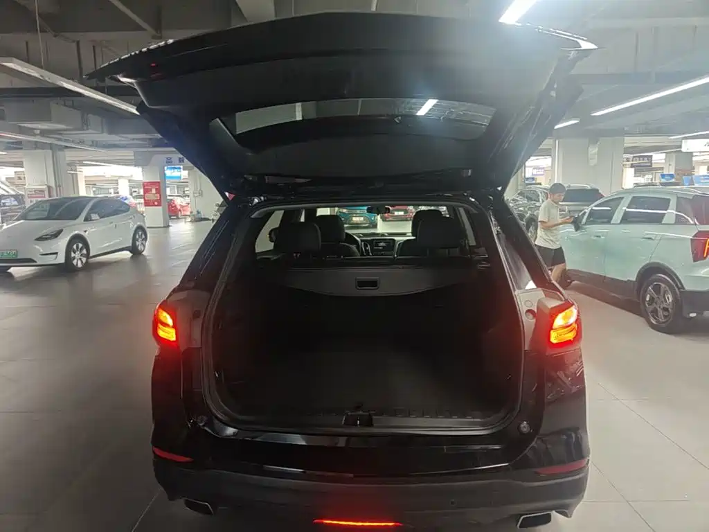 Chevrolet Equinox 2018 — фото 19
