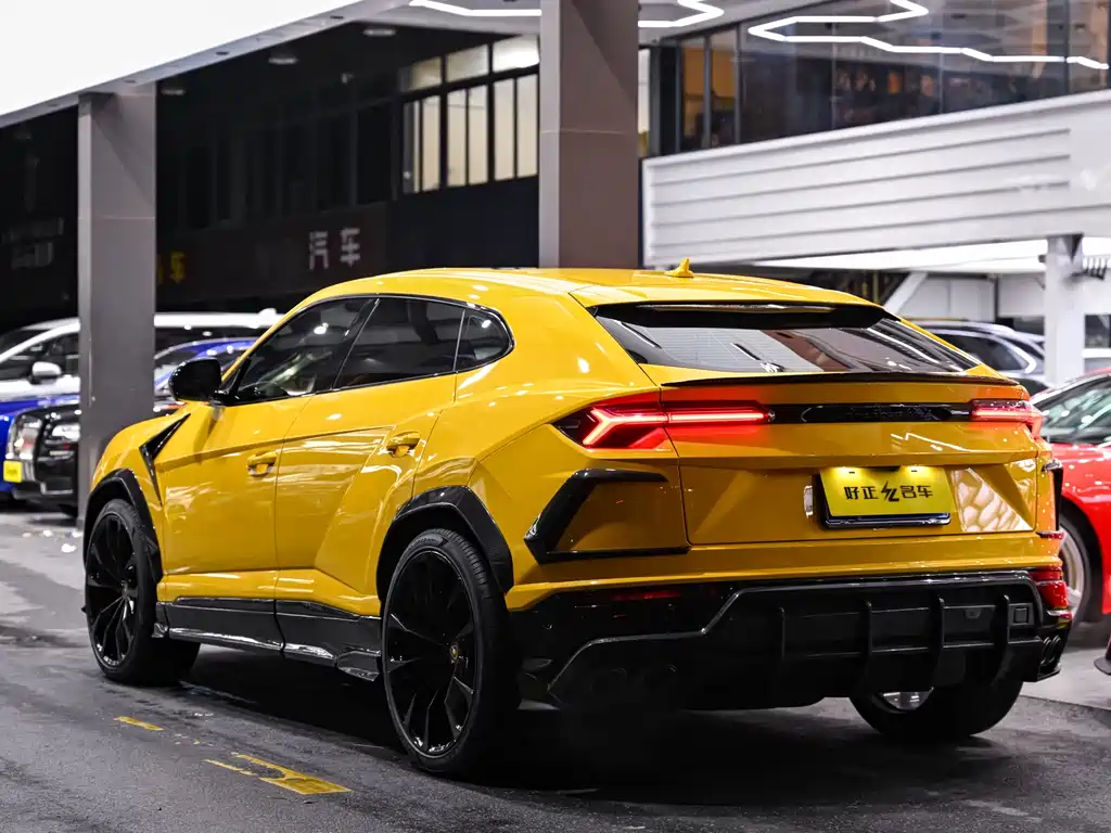 Lamborghini Urus 2023 — фото 3