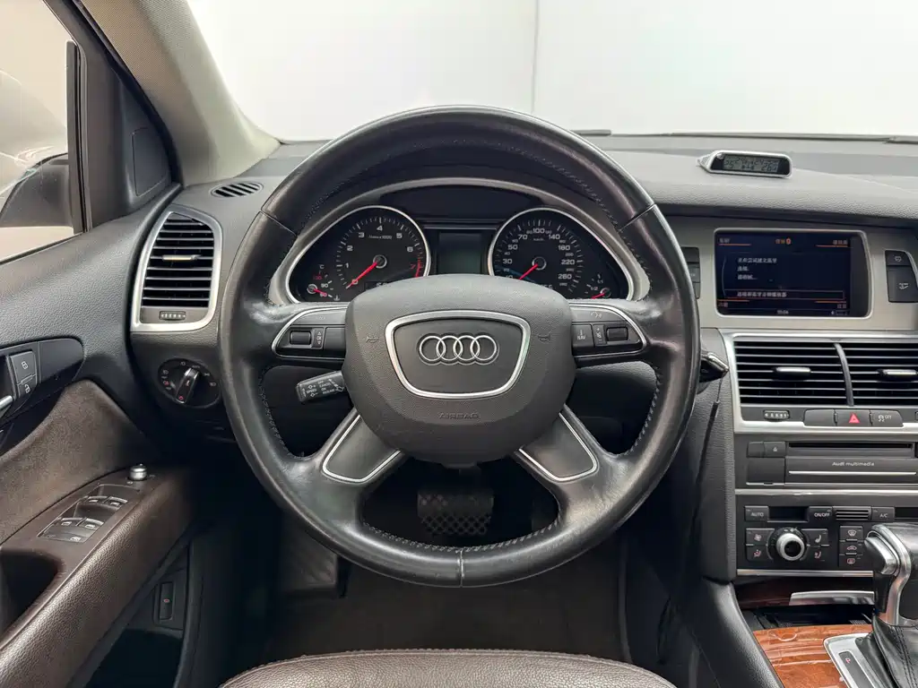 Audi Q7 2015 — фото 17