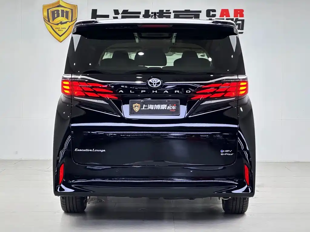 Toyota Alphard — фото 3