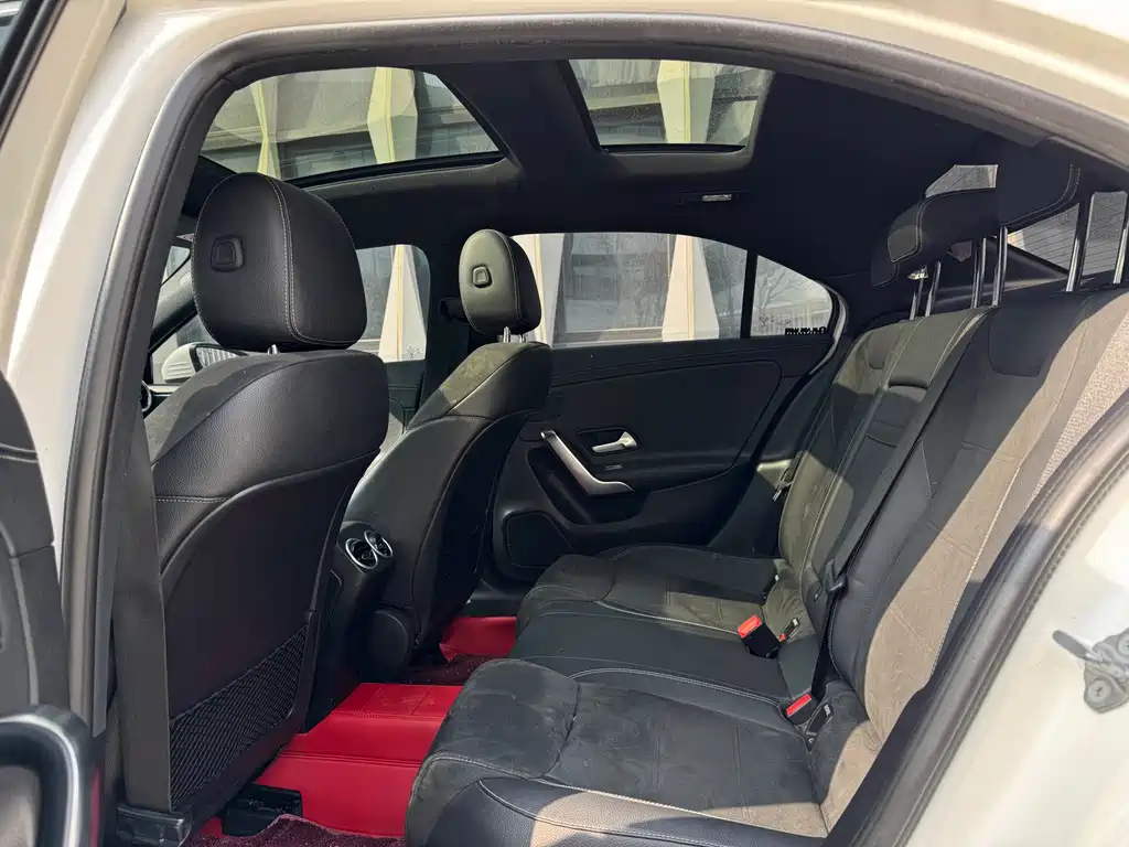 Mercedes-Benz A-Class 2019 — фото 13