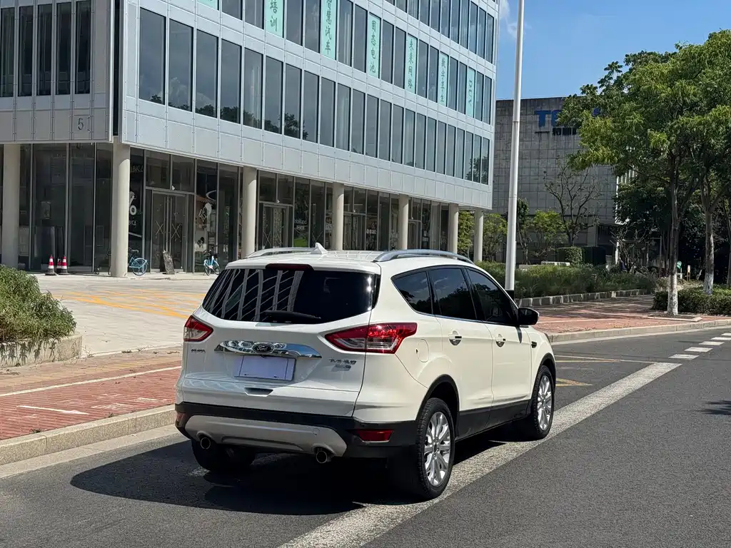 Ford Kuga 2015 — фото 5