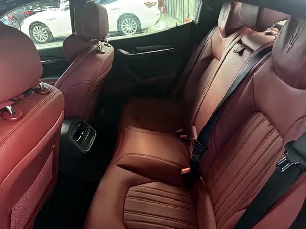 Maserati Ghibli 2015