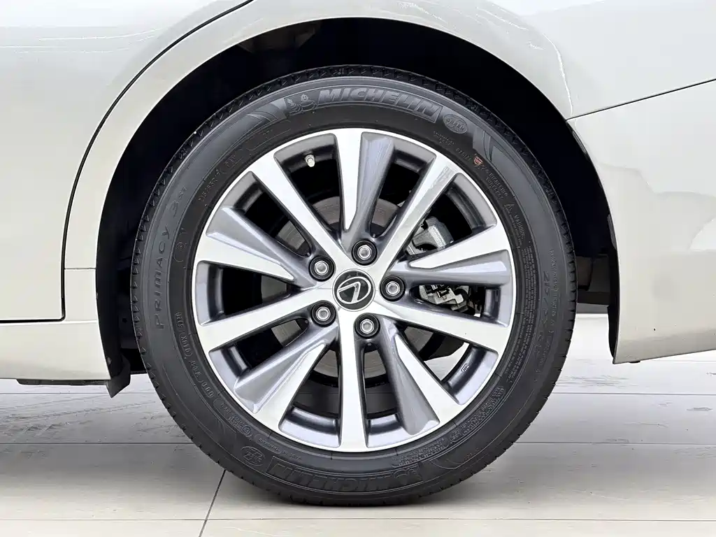 Lexus ES 2021 — фото 16