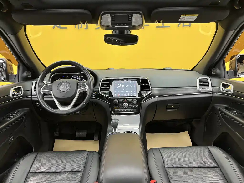 Jeep Grand Cherokee 2022 — фото 14