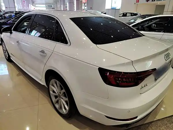 Audi A4L 2018