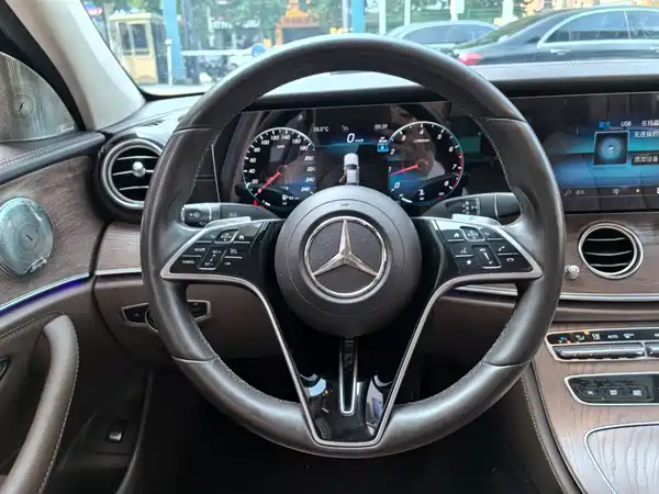Mercedes-Benz E-Class 2022