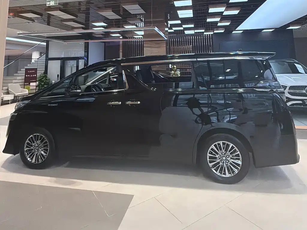 Toyota Vellfire 2021 — фото 3
