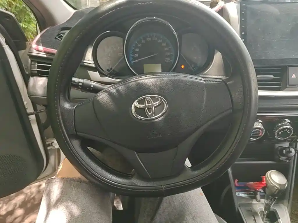 Toyota Yaris L 2017 — фото 17