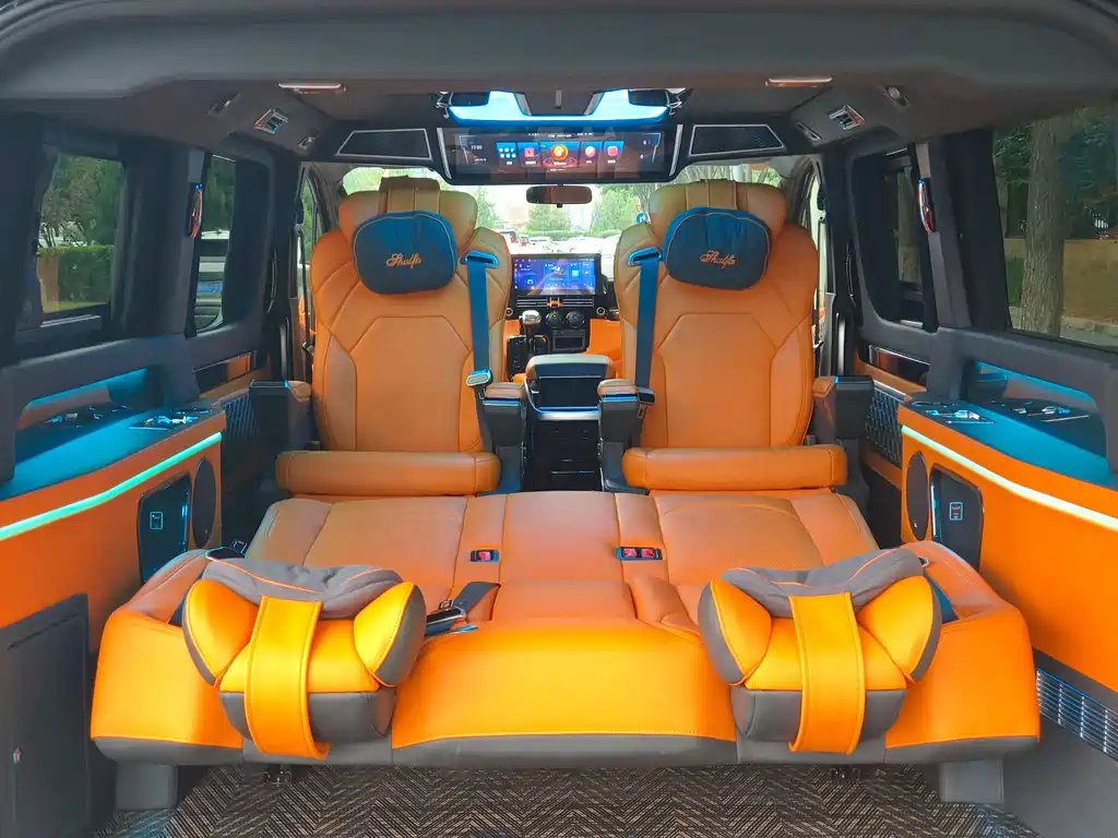 Toyota Hiace 2025 — фото 9