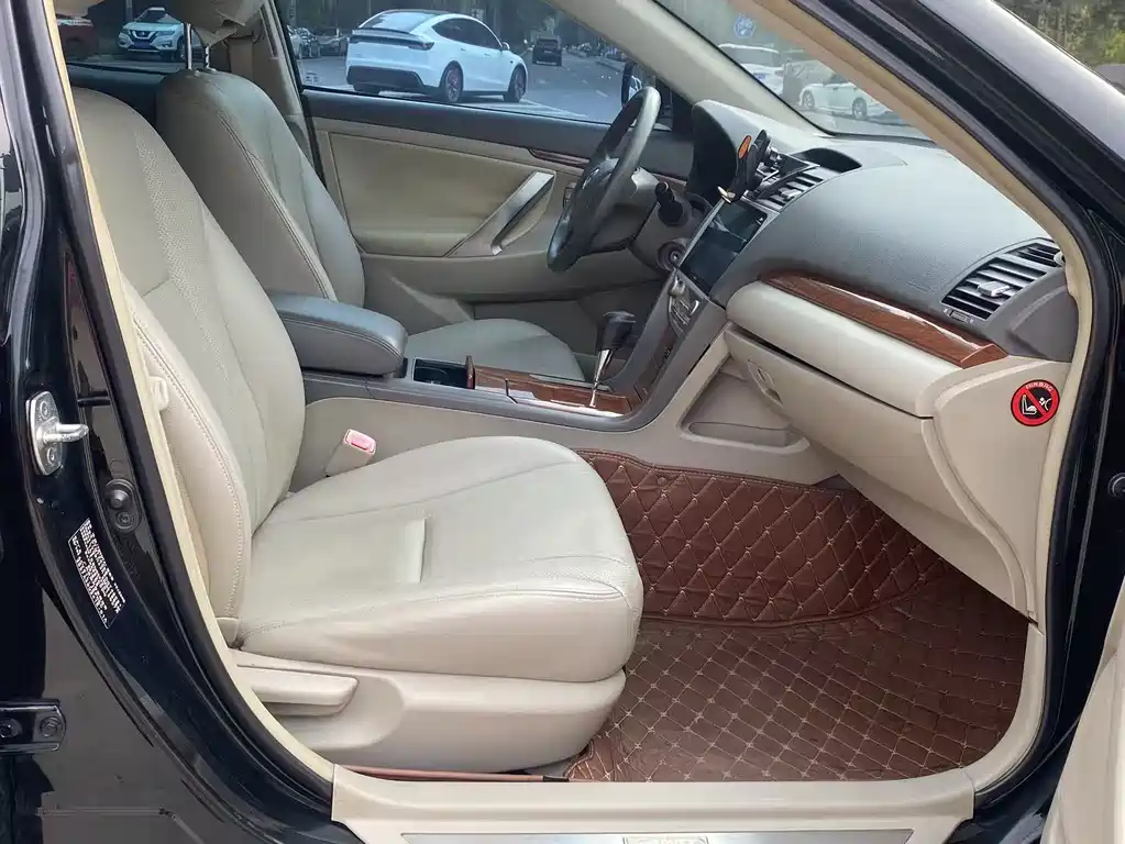 Toyota Camry 2013 — фото 15