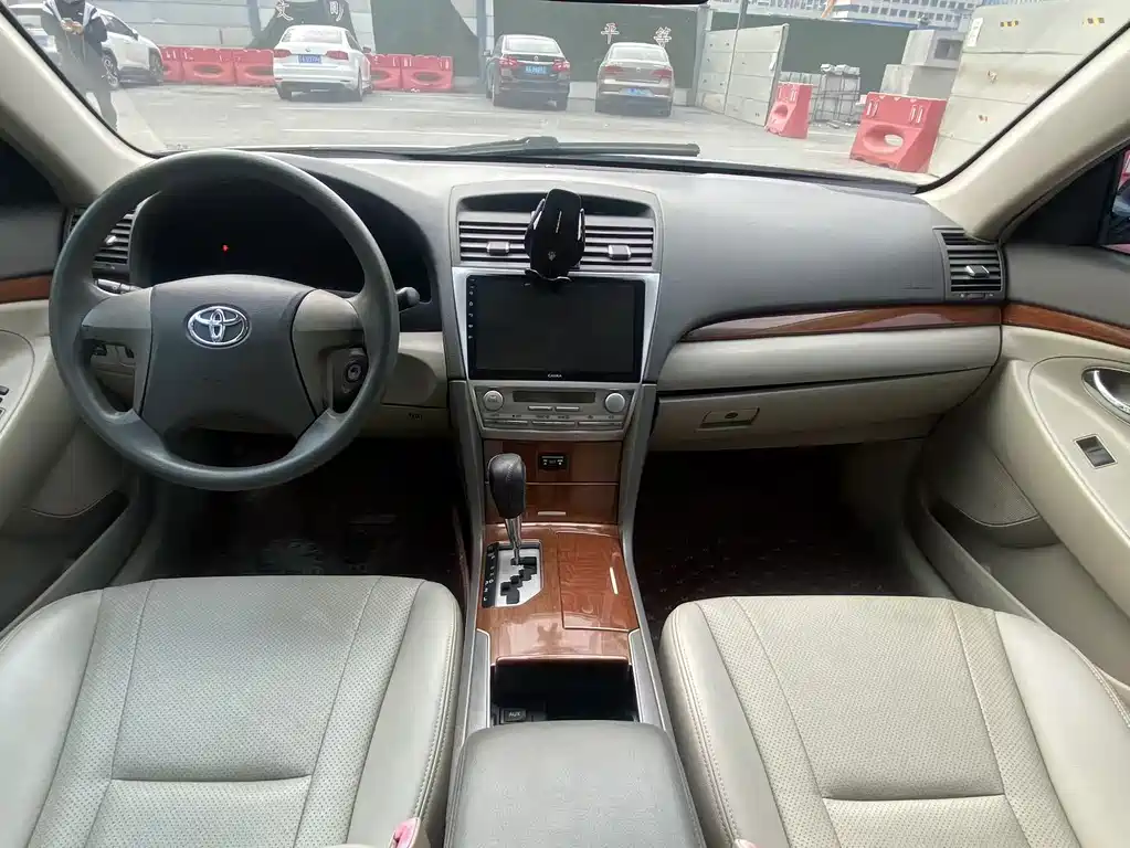 Toyota Camry 2013 — фото 17