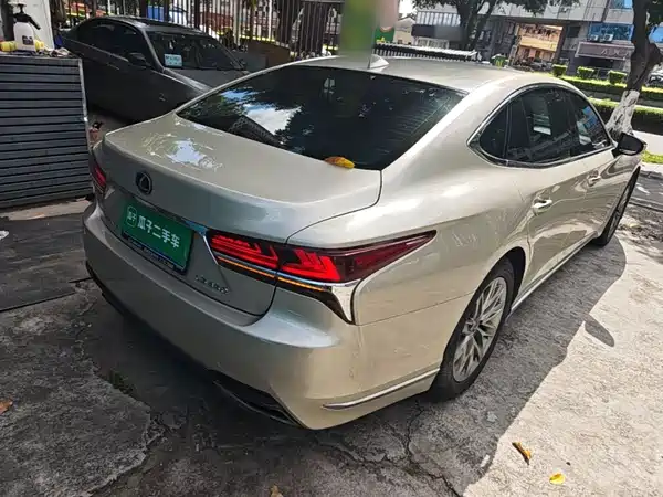 Lexus LS 2018
