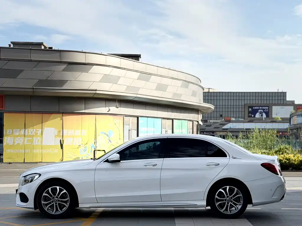 Mercedes-Benz C-Class 2019