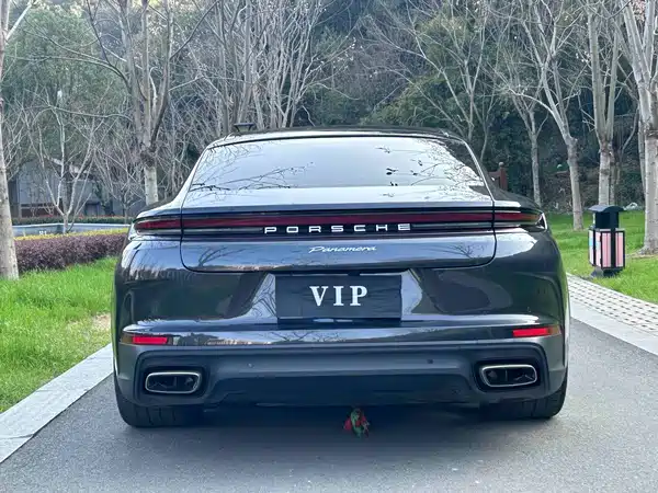 Porsche Panamera 2024
