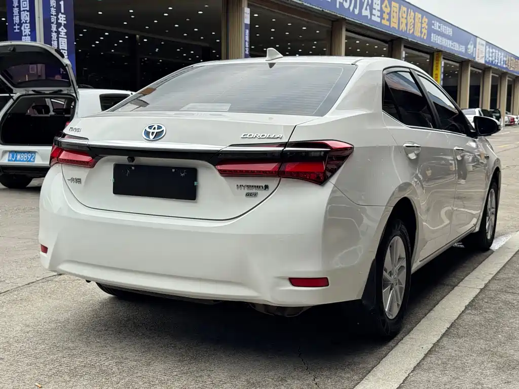 Toyota Corolla 2017 — фото 19