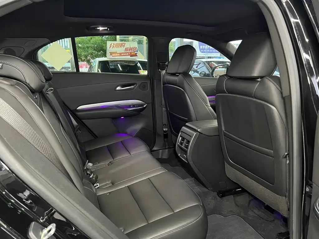 Cadillac XT4 2023 — фото 11