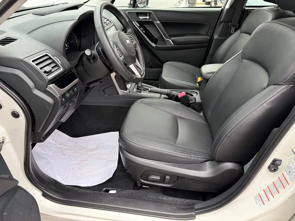 Subaru Forester 2017 — фото 3