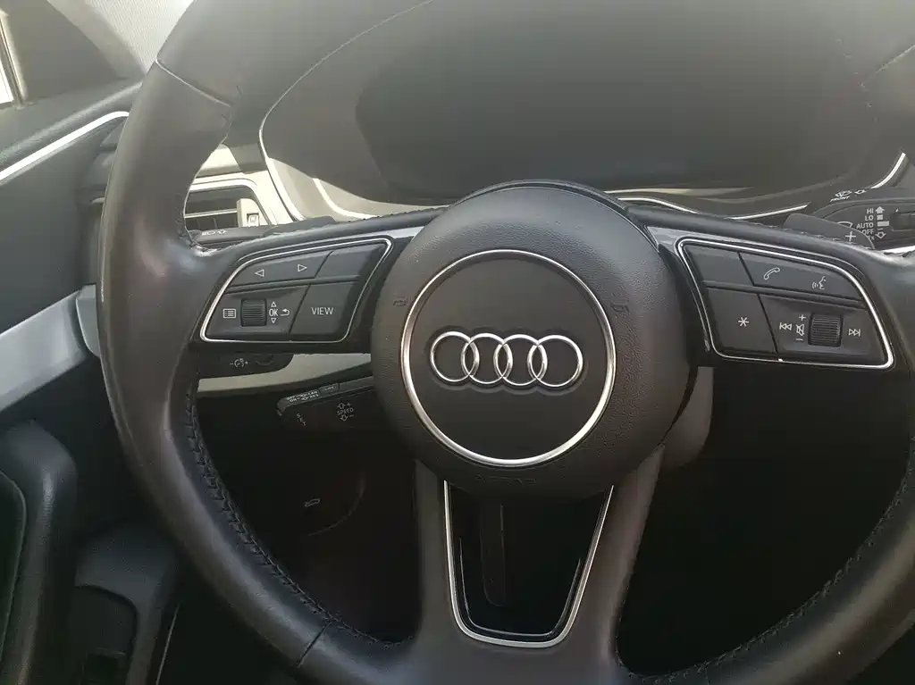 Audi A4L 2020 — фото 13