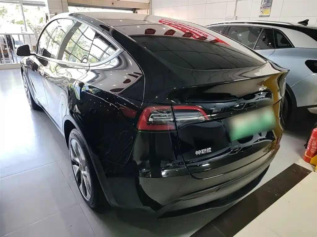 Tesla Model Y 2023 — фото 5