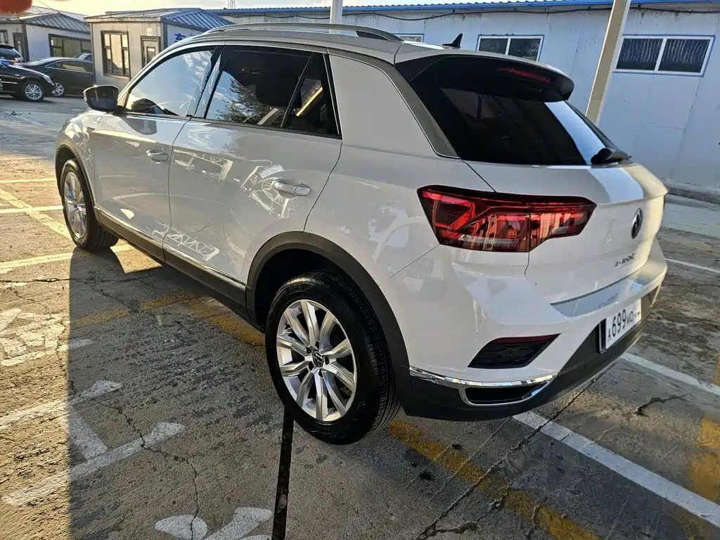 Volkswagen T-Roc 2023