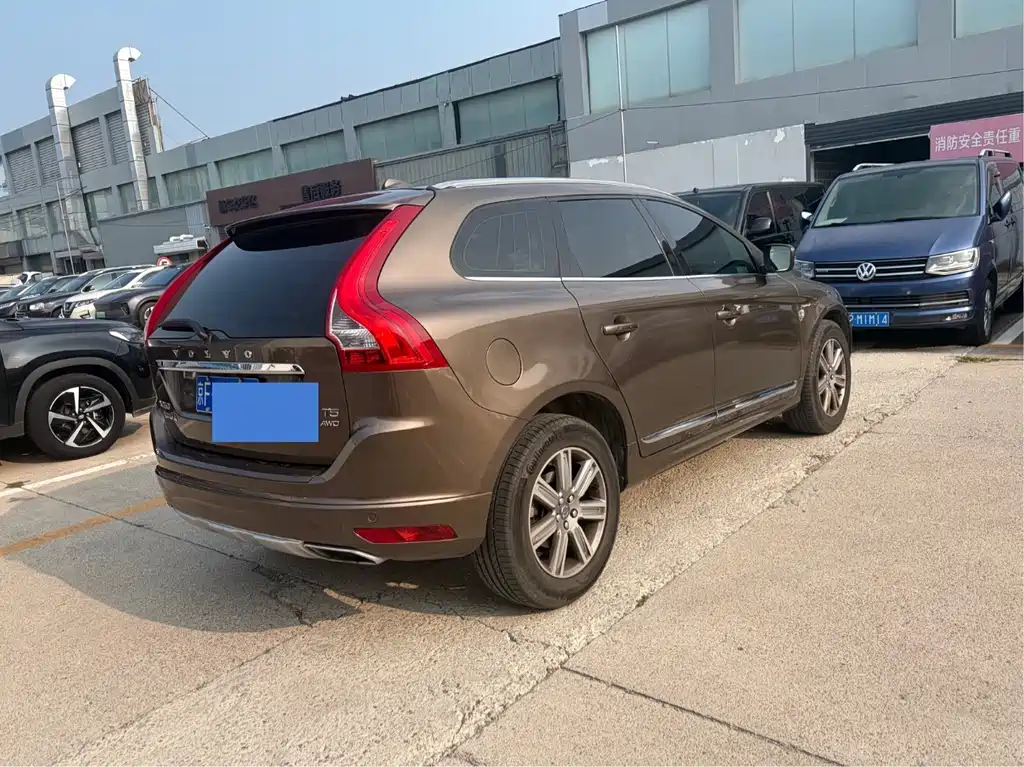 Volvo XC60 2016 — фото 13