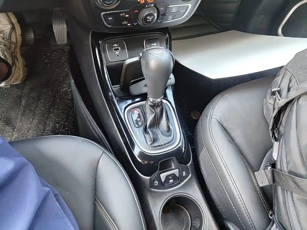 Jeep Compass 2019 — фото 14
