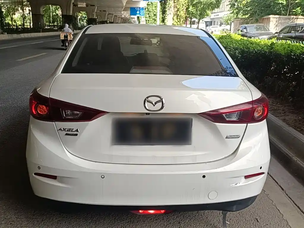 Mazda 3 Axela 2016