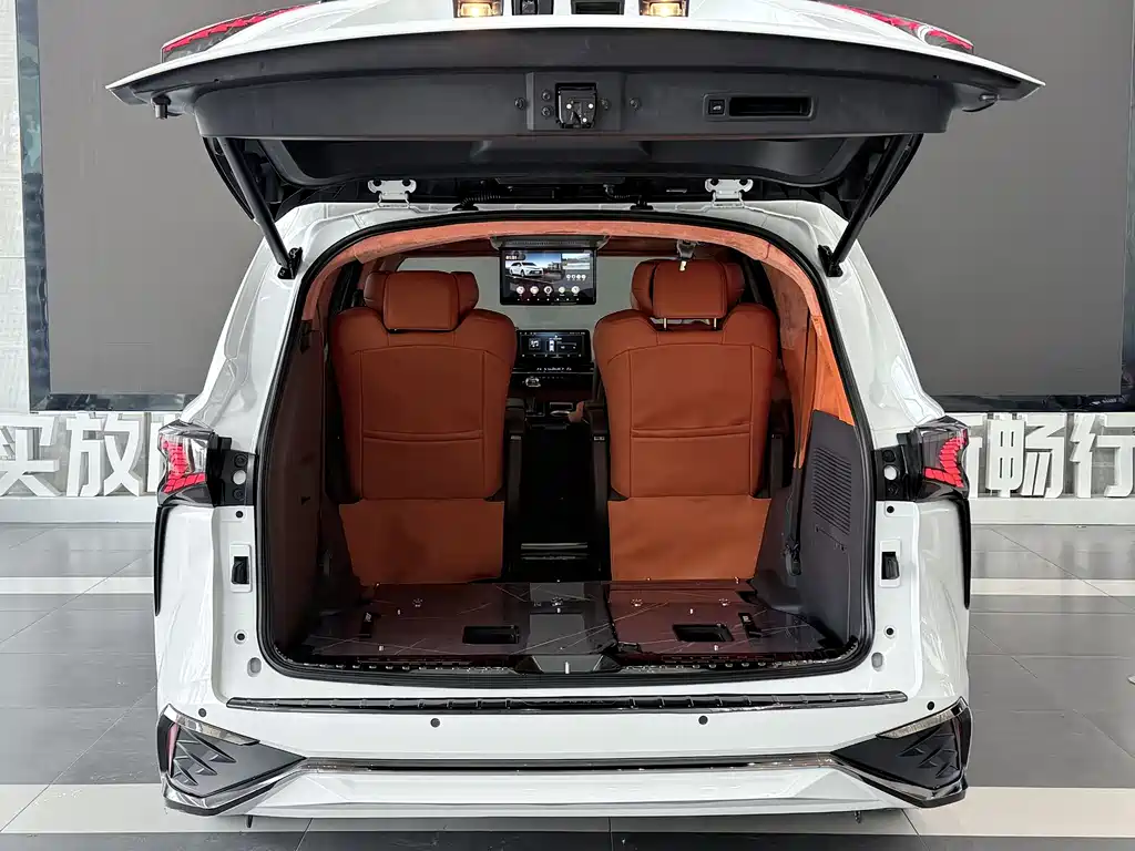 Toyota Sienna 2023 — фото 26