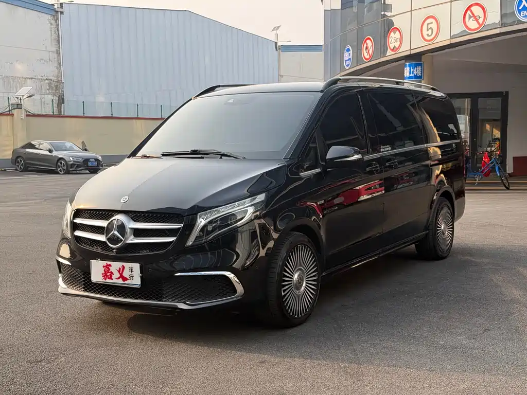 Mercedes-Benz V-Class 2020 — фото 1
