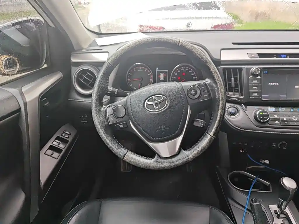 Toyota RAV4 2016 — фото 6