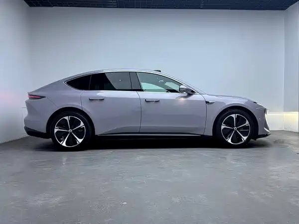 NIO ET5 2025