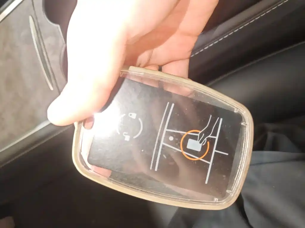 Tesla Model Y 2022 — фото 17
