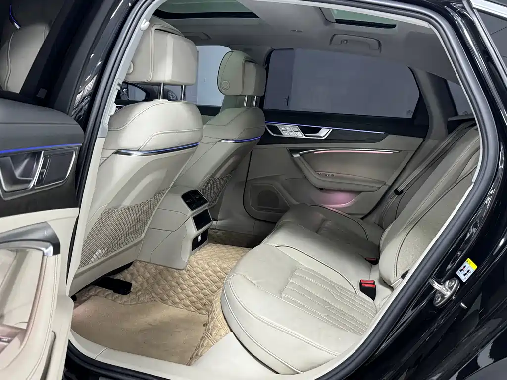 Audi A6L 2022