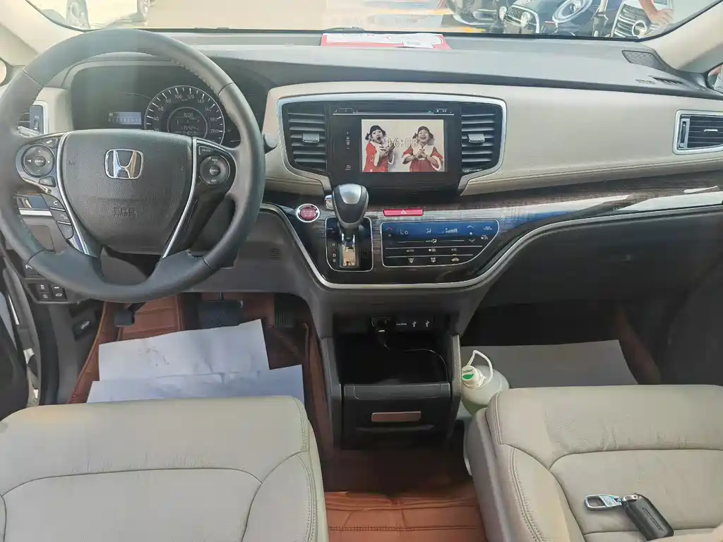 Honda Odyssey 2016 — фото 15