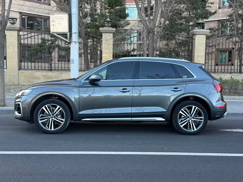 Audi Q5L 2022 — фото 5