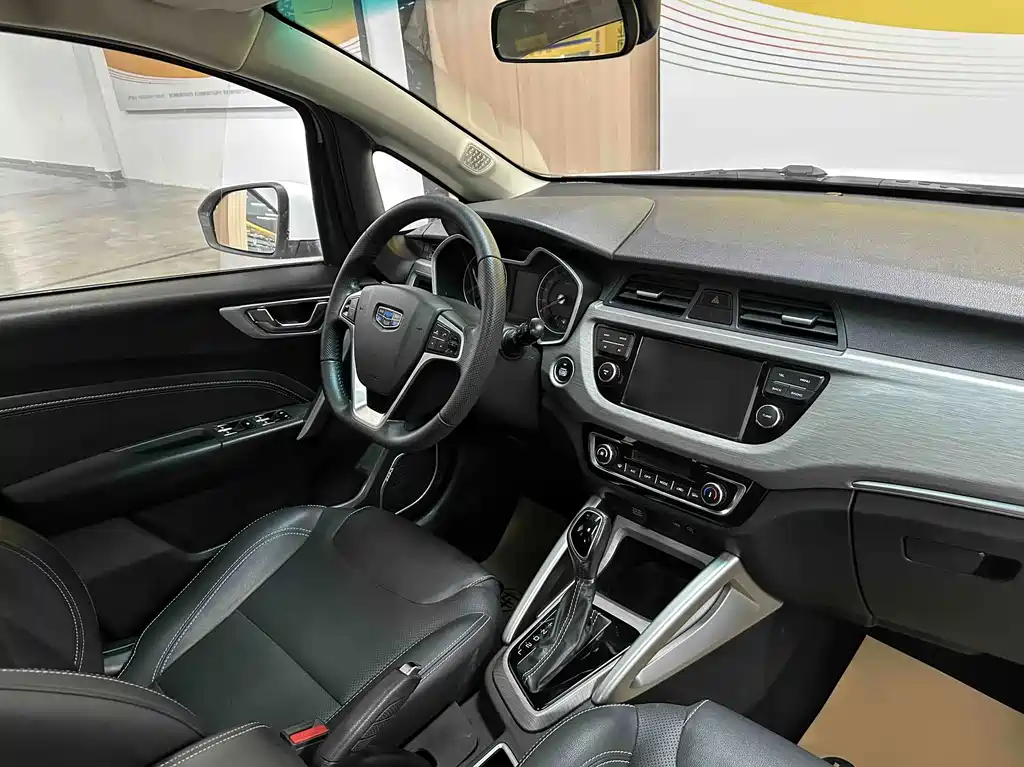Geely Vision X3 2018 — фото 10