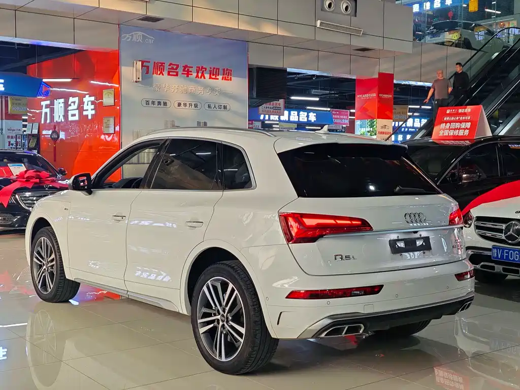 Audi Q5L 2023 — фото 14