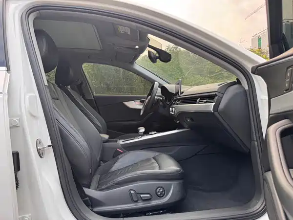 Audi A4L 2019