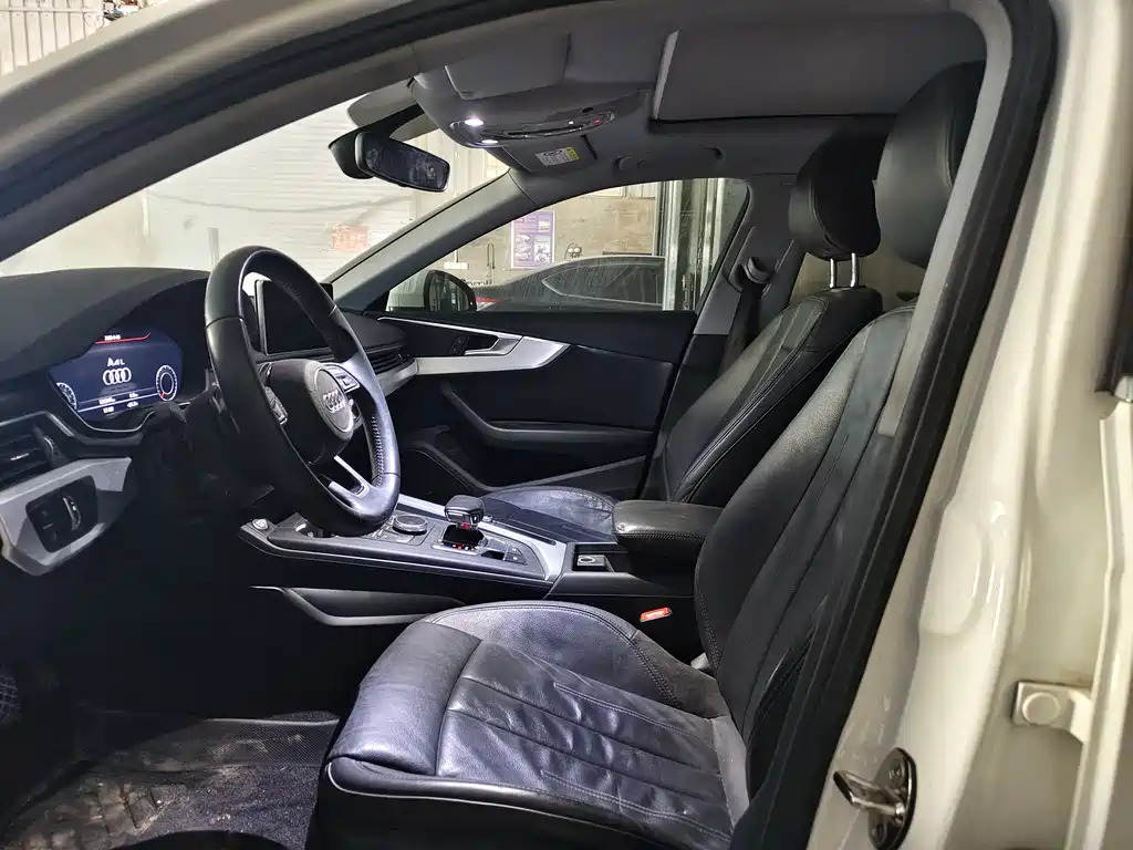 Audi A4L 2019