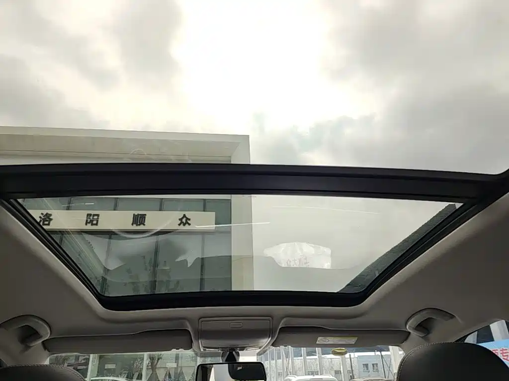Volkswagen Tiguan L 2024 — фото 14