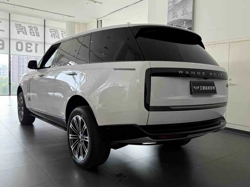 Land Rover Range Rover 2023 — фото 21