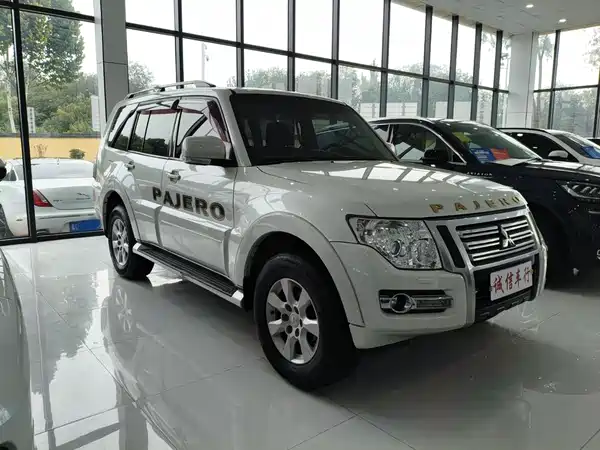 Mitsubishi Pajero 2019